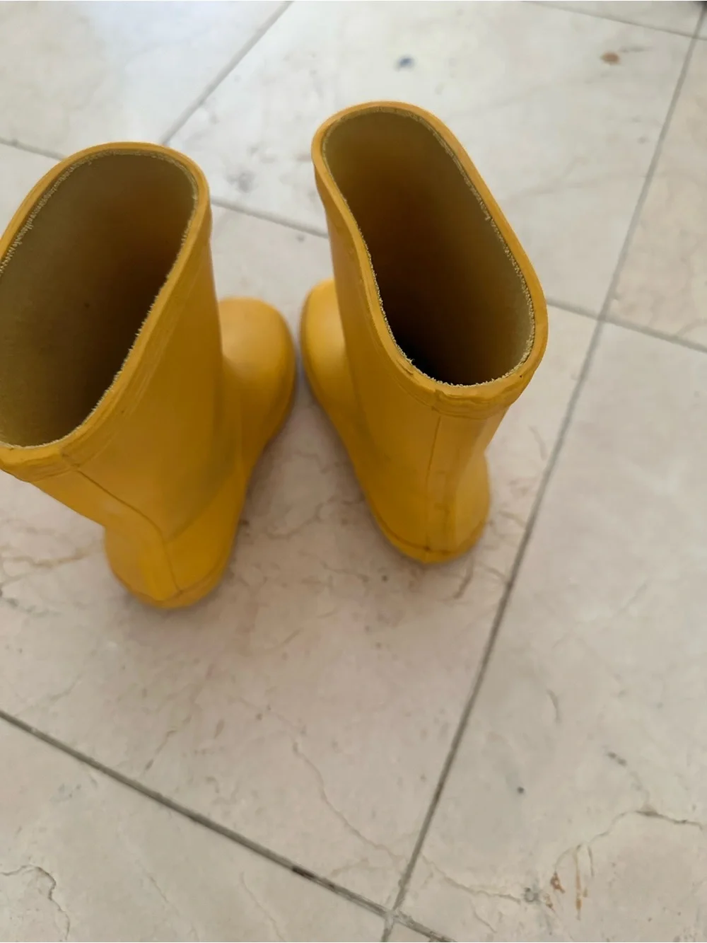 Hunter bright yellow